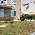 With Parking Space - 9099 Apartman